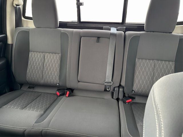 2023 Nissan Titan SV