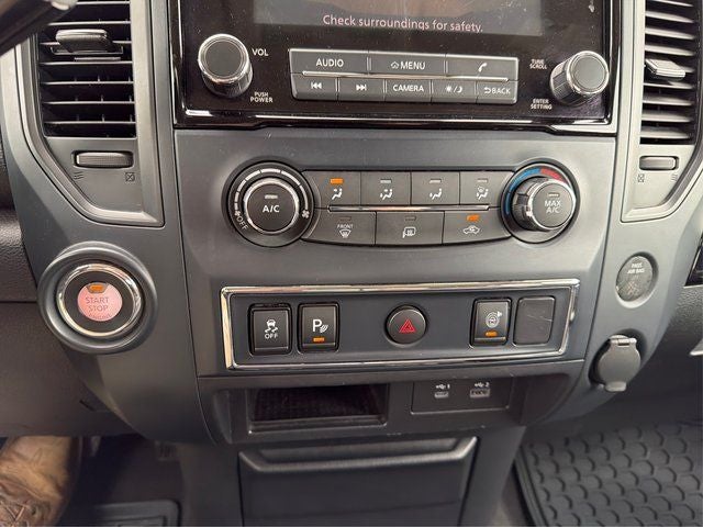 2023 Nissan Titan SV