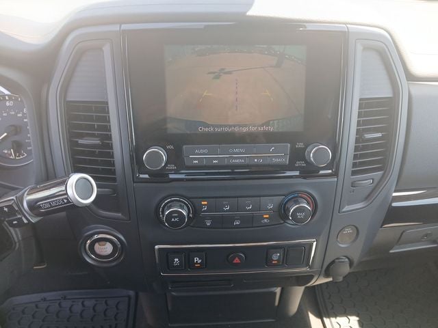 2023 Nissan Titan SV