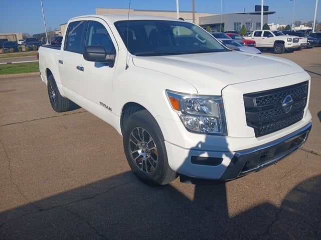 2021 Nissan Titan SV