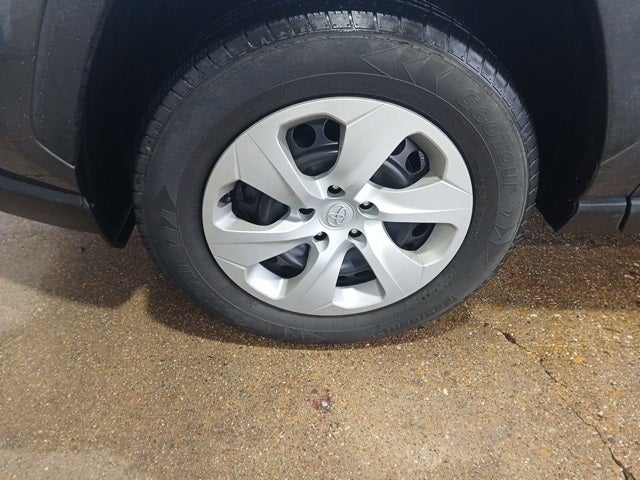 2020 Toyota RAV4 LE AWD