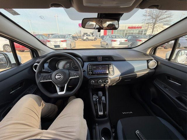 2025 Nissan Versa 1.6 SV