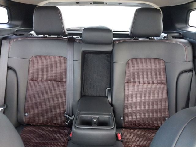 2027 Nissan Kicks SR