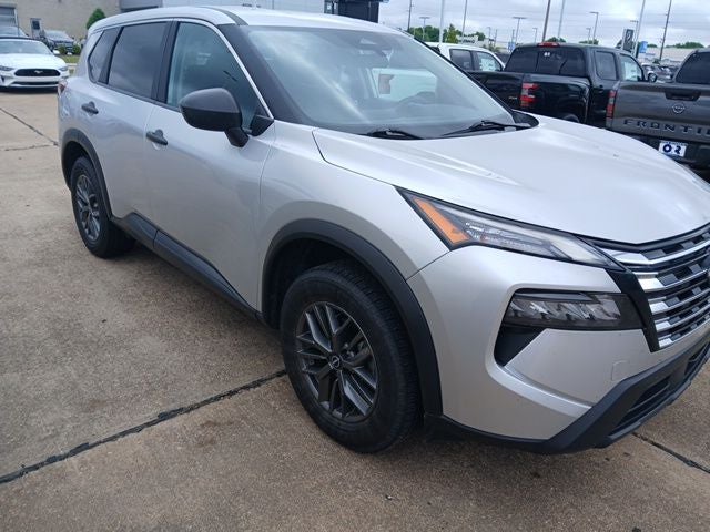 2024 Nissan Rogue S FWD's photo