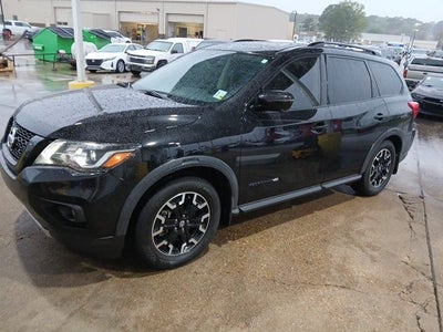 2020 Nissan Pathfinder SL