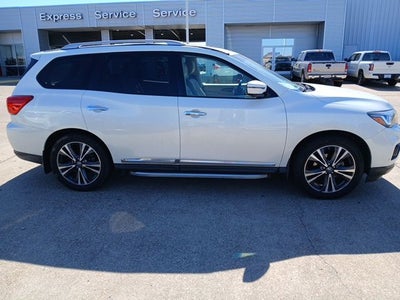 2018 Nissan Pathfinder Platinum