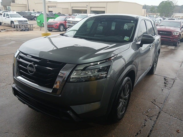 2022 Nissan Pathfinder S