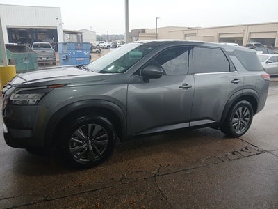 2022 Nissan Pathfinder S