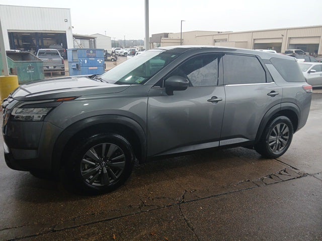 2022 Nissan Pathfinder S