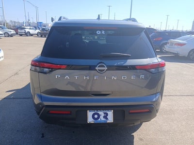 2025 Nissan Pathfinder SV