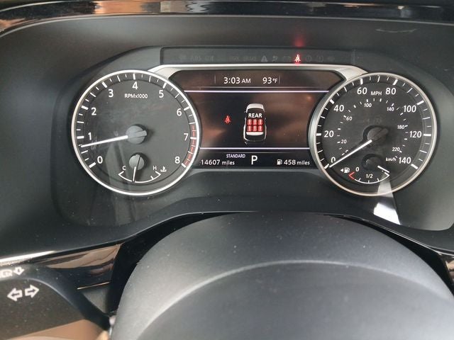 2025 Nissan Pathfinder SV