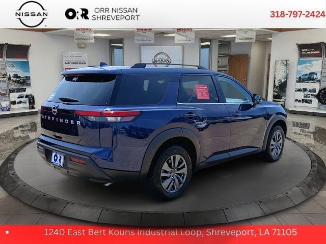 2025 Nissan Pathfinder SV