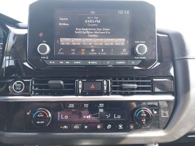 2022 Nissan Pathfinder SV