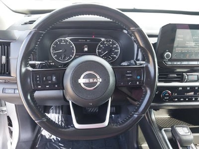 2022 Nissan Pathfinder SV