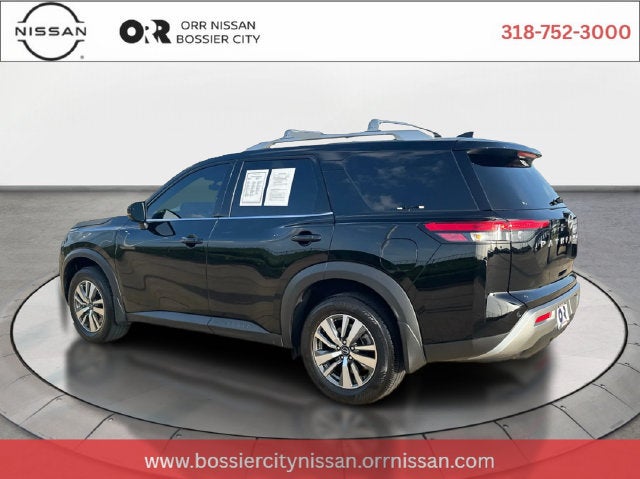 2025 Nissan Pathfinder SL