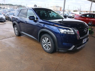 2025 Nissan Pathfinder SL