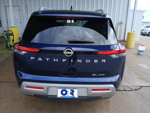 2025 Nissan Pathfinder SL