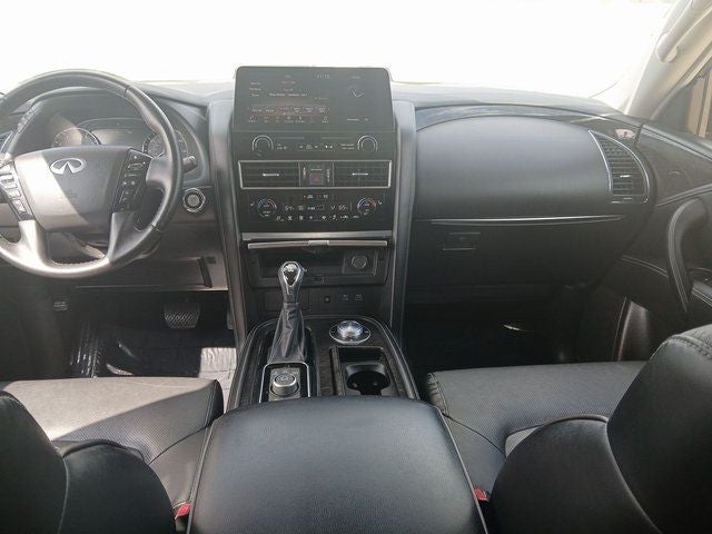 2024 INFINITI QX80 LUXE