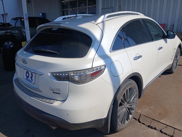 2017 INFINITI QX70 Base
